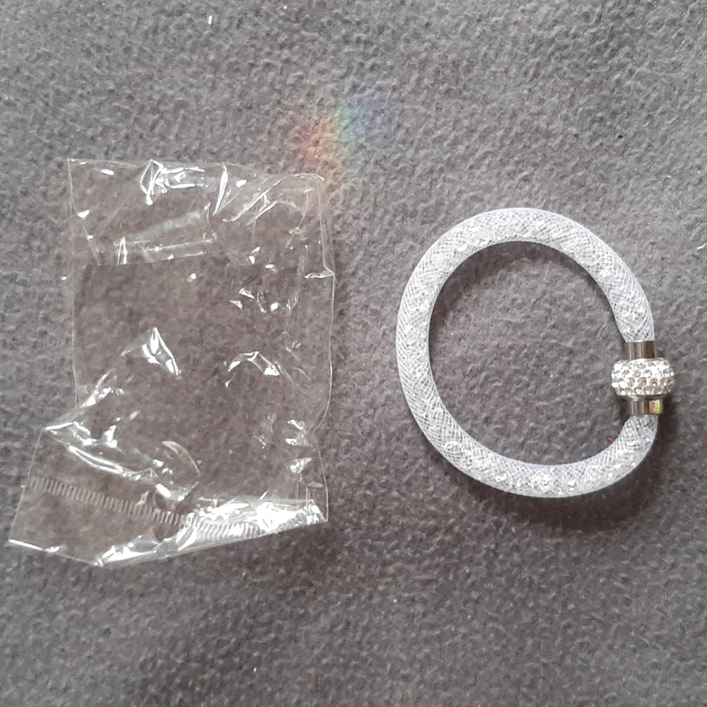 (2/$20) New Mesh Crystal Bracelet with Crystal Magnet Clasp White